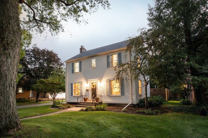 Charming Old Orchard home with fenced yard