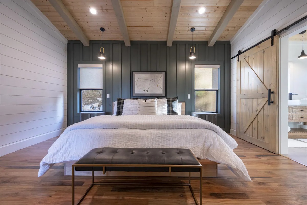 Spálňa s vlastnou kúpeľňou