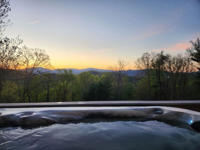 New! Relax at Blue Ridge Dream in Asheville