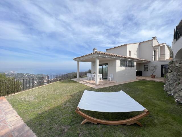 Villa for rent with swimming pool in Begur, Centre gallery image 3