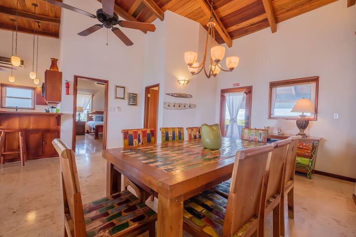 Grand ocean view island home, perfect location. gallery image 5