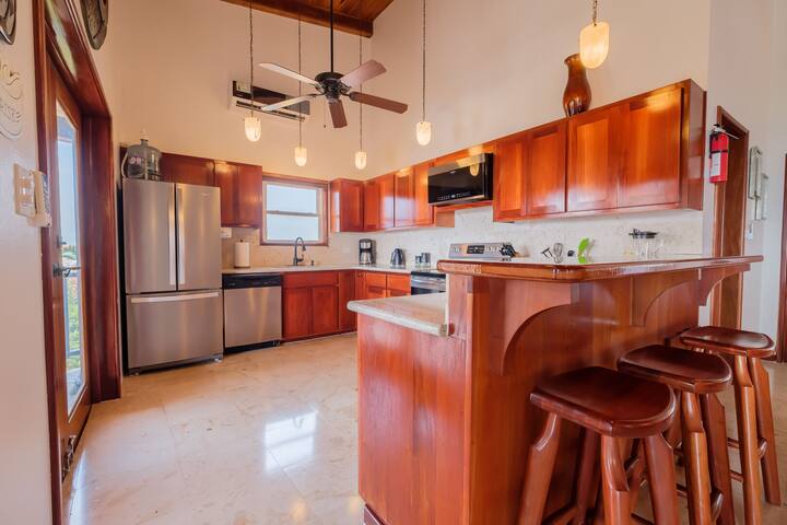 Grand ocean view island home, perfect location. gallery image 3