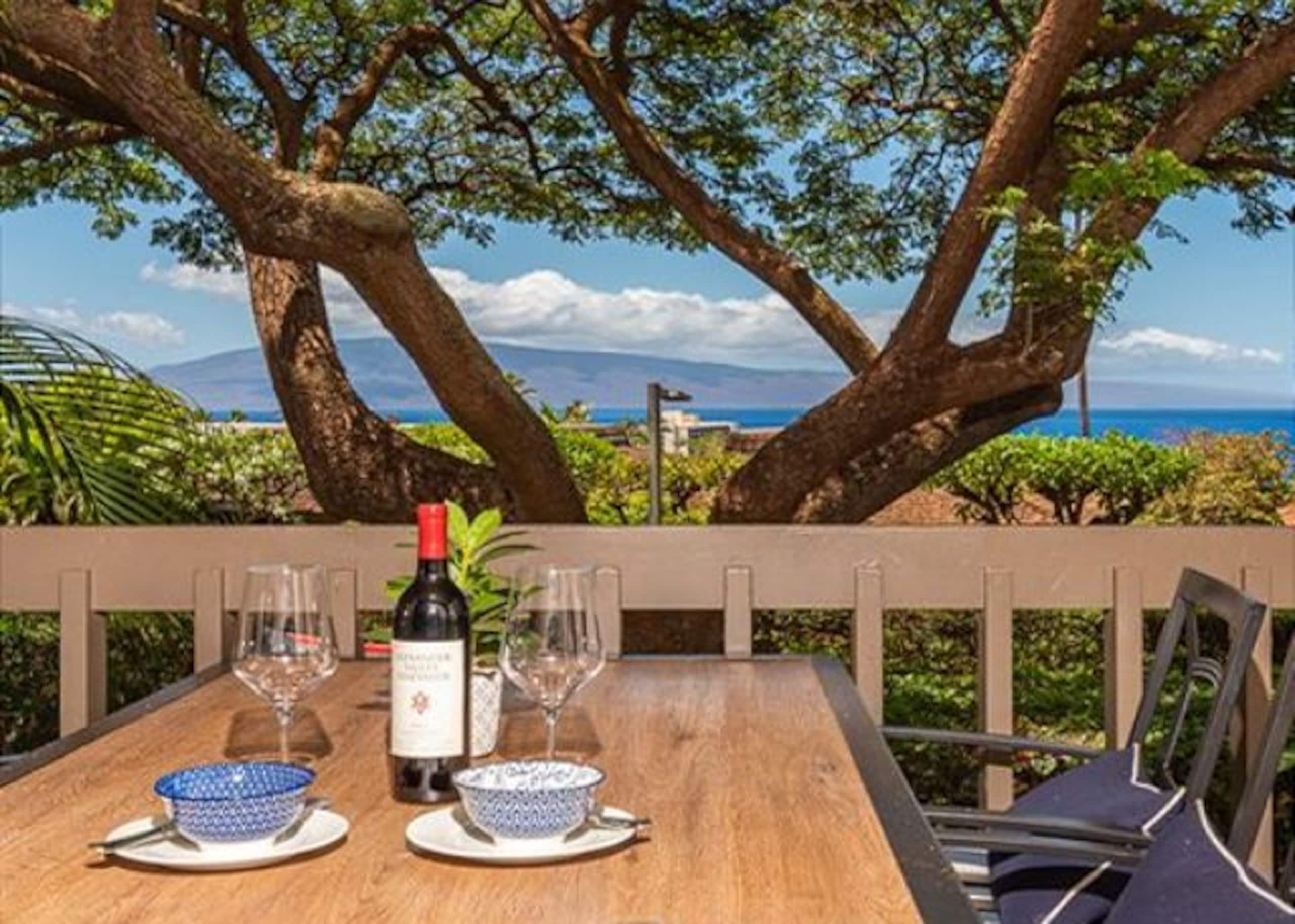Condo in Lahaina · ★4.98 · 3 bedrooms · 3 beds · 2.5 baths - Image 2