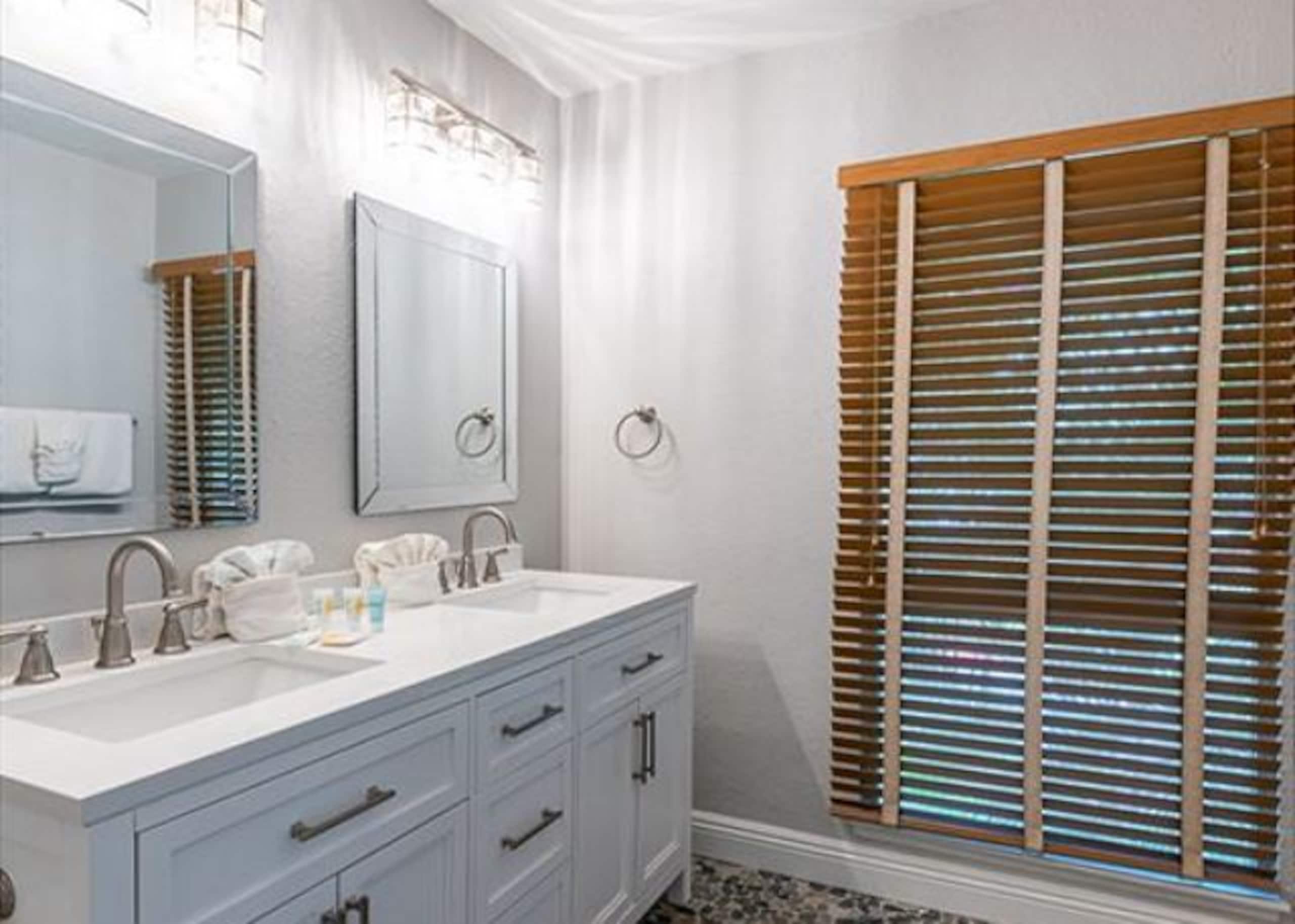 Condo in Lahaina · ★4.98 · 3 bedrooms · 3 beds · 2.5 baths - Image 29