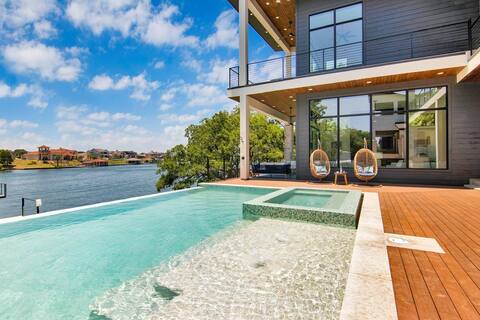 Luxury Texas Retreat w/ Dock on Lake LBJ