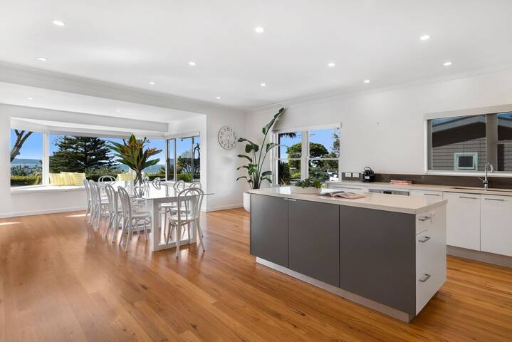 La Balena by Palm Beach Holiday Rentals gallery image 5