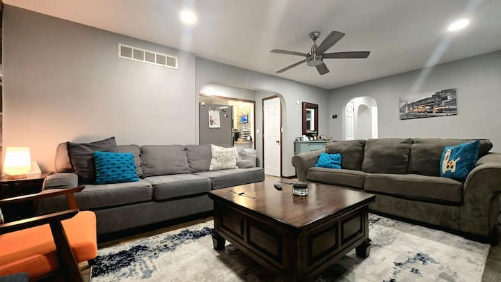 Spacious Dual-Home Retreat for Groups