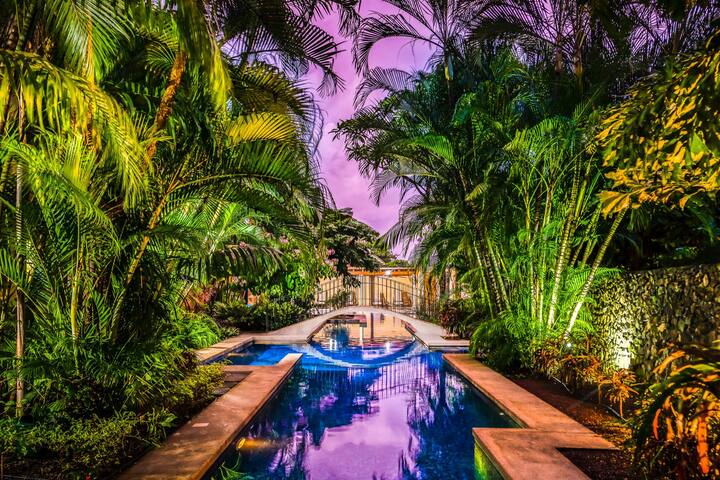 Wifi,pool,kitchen, 3BDR, secure 2 mins to beach
