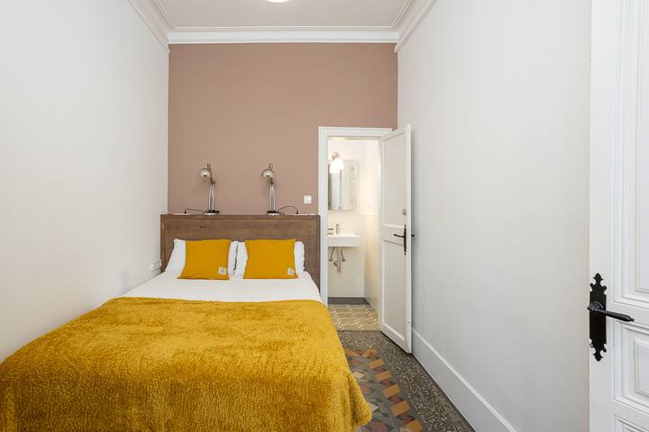 Rambla Catalunya Authentic&Central Catalan flat gallery image 2