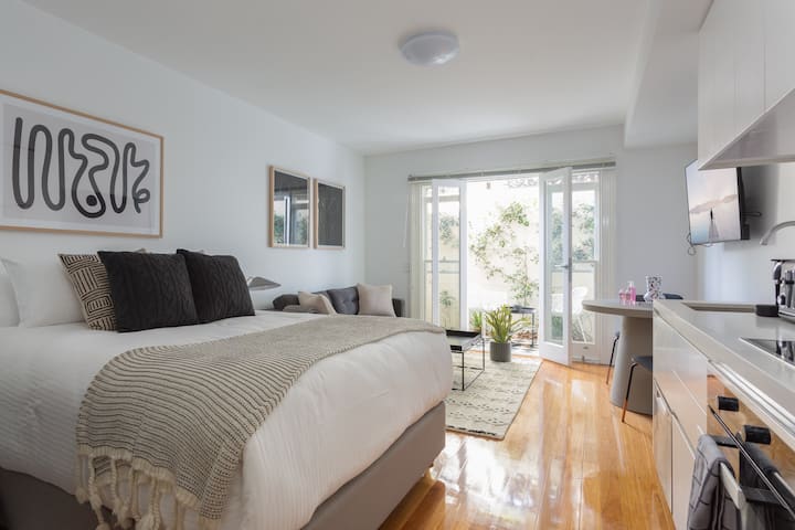 Boutique Studio Apartment In Heritage Home - Sydney