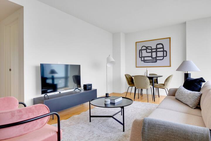 Blueground | LIC, w/d, doorman, nr East River gallery image 2