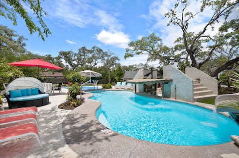 Family Fun! Pool, Hot Tub, Pickleball & More