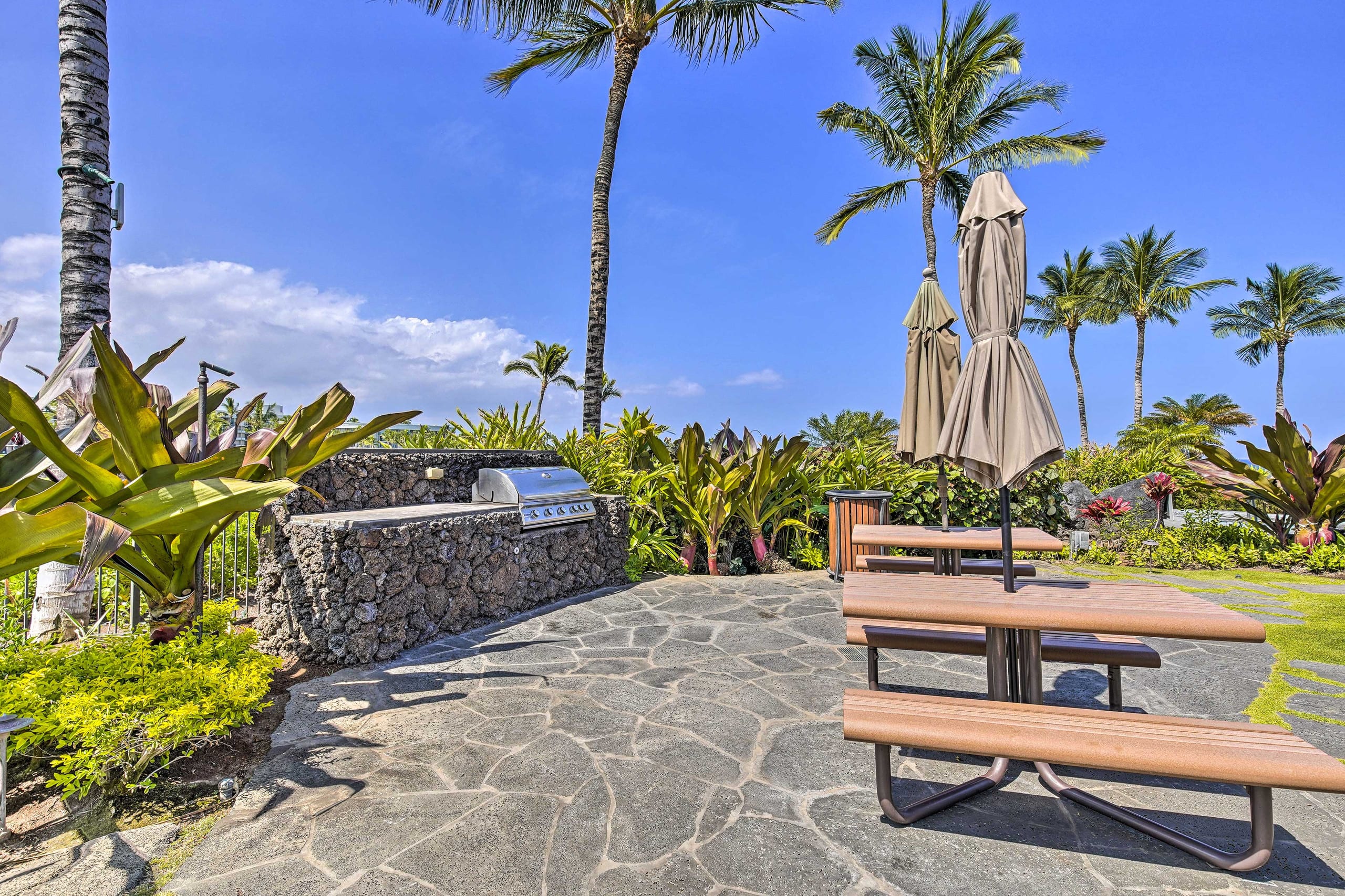 Sun-Soaked Waikoloa Retreat w/ Private Lanai - Photo 35