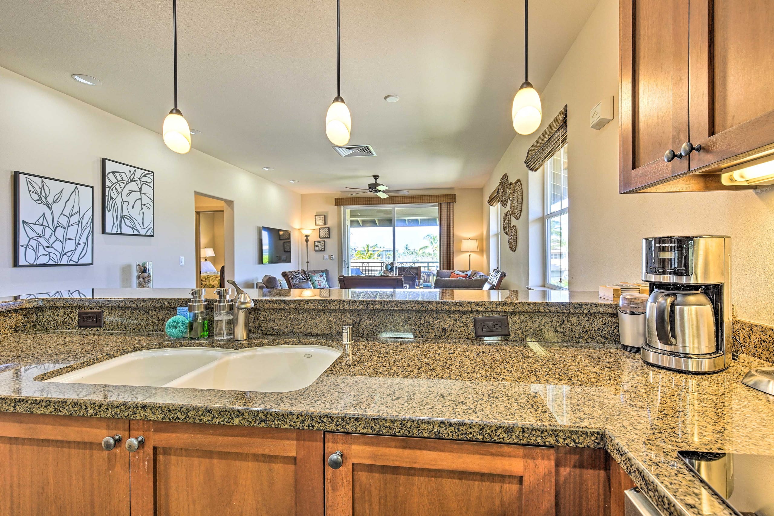 Sun-Soaked Waikoloa Retreat w/ Private Lanai - Photo 5