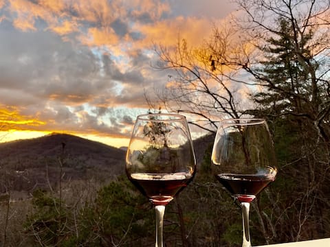 Private 7BR Retreat w/Views | Lakes & Wineries