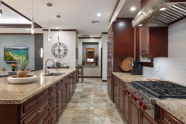 3BR Villa with Ocean Views, Private Pool, Hot Tub! gallery image 4