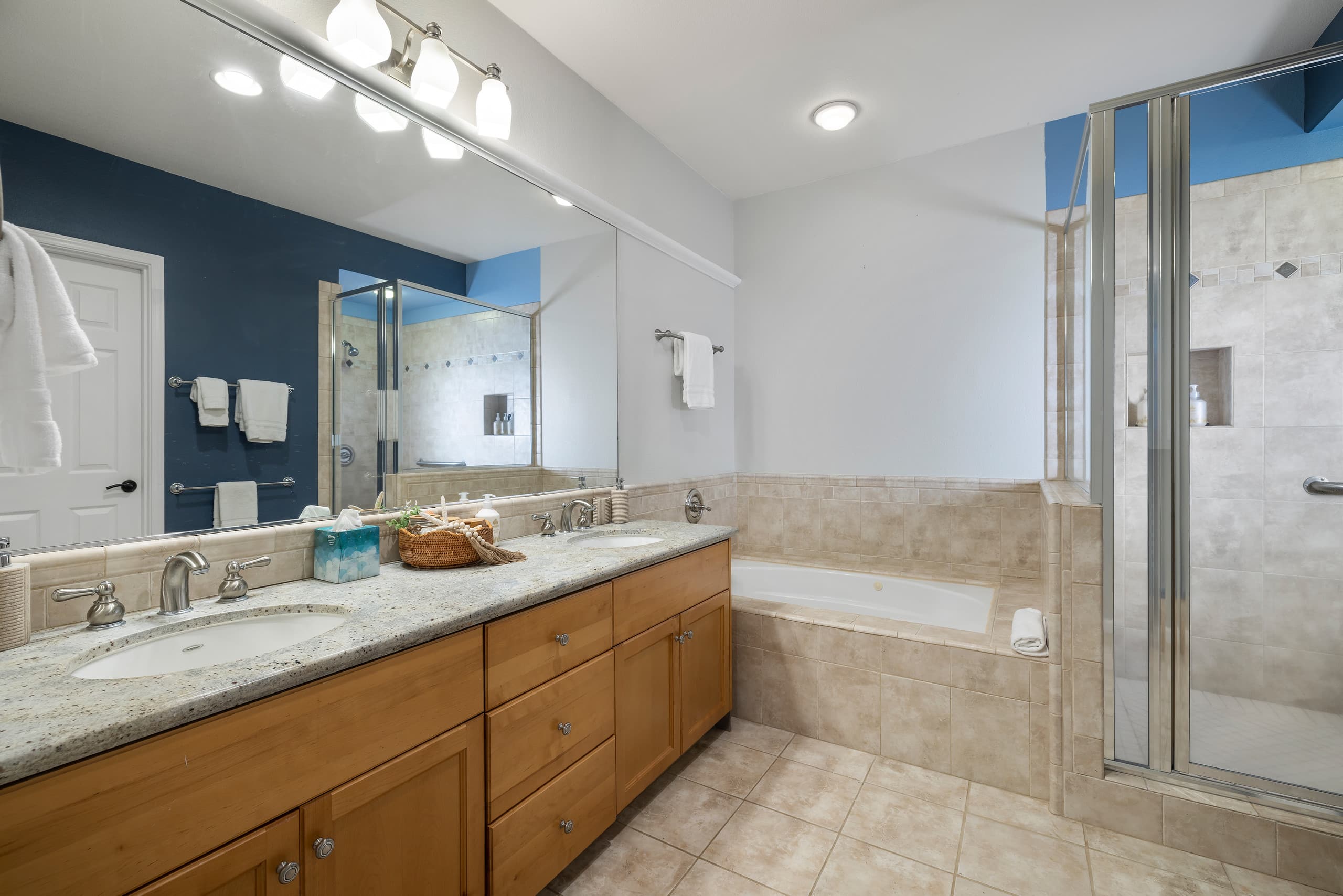 Condo in Waimea · ★4.9 · 2 bedrooms · 3 beds · 2.5 baths - Image 17