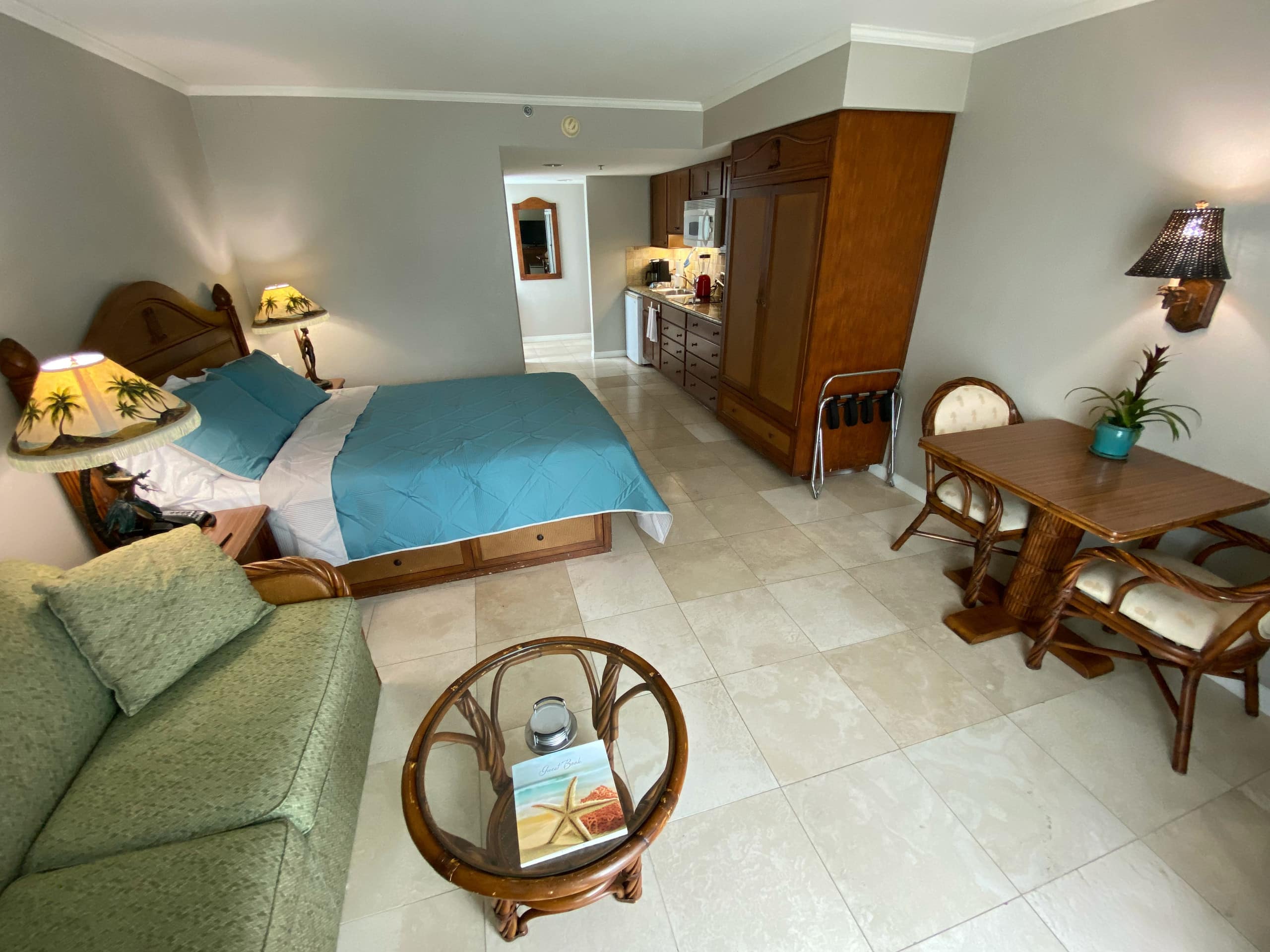 Luana Waikiki Hotel - Studio with Ocean View - Photo 16