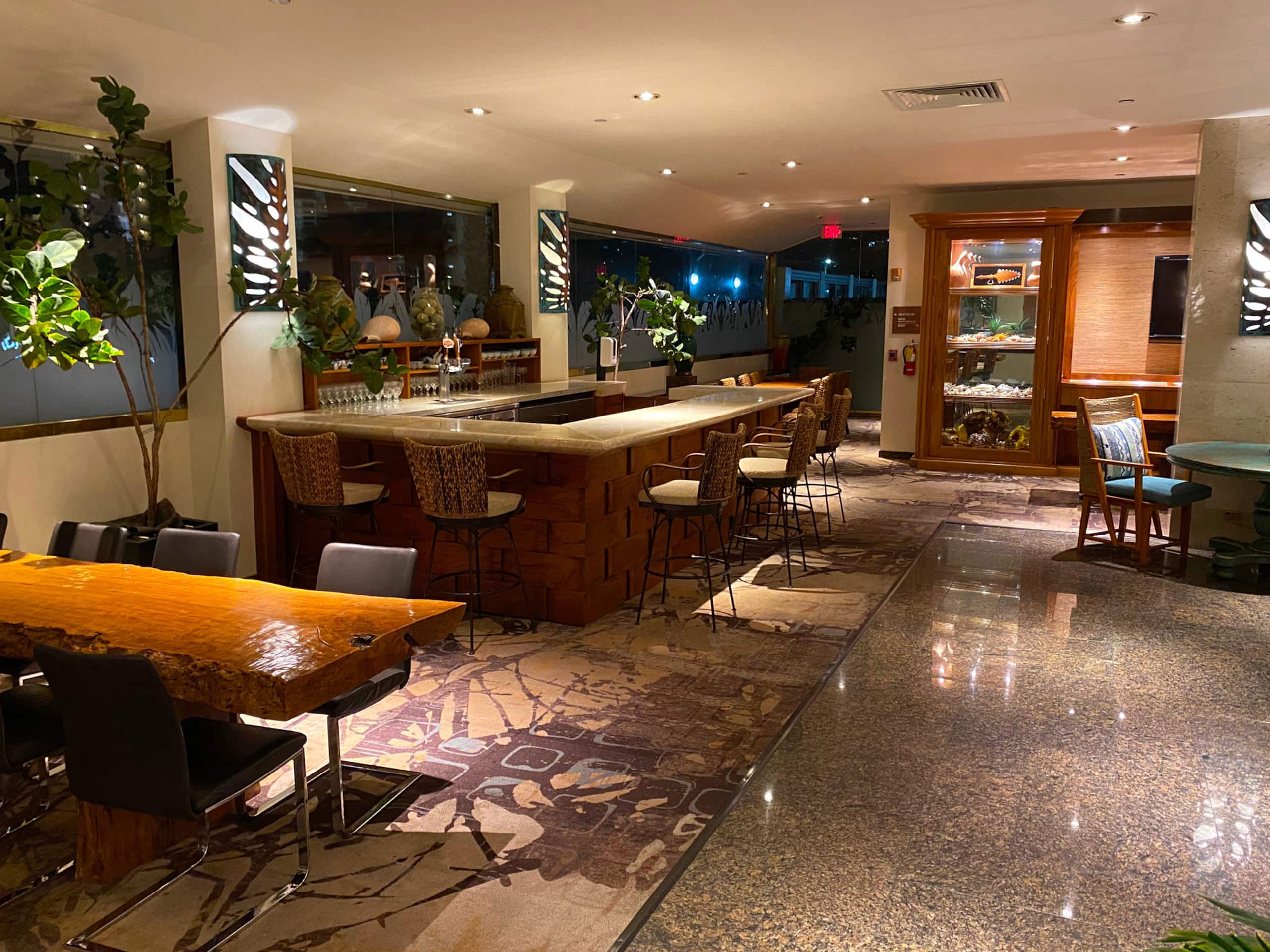 Luana Waikiki Hotel - Studio with Ocean View - Photo 22
