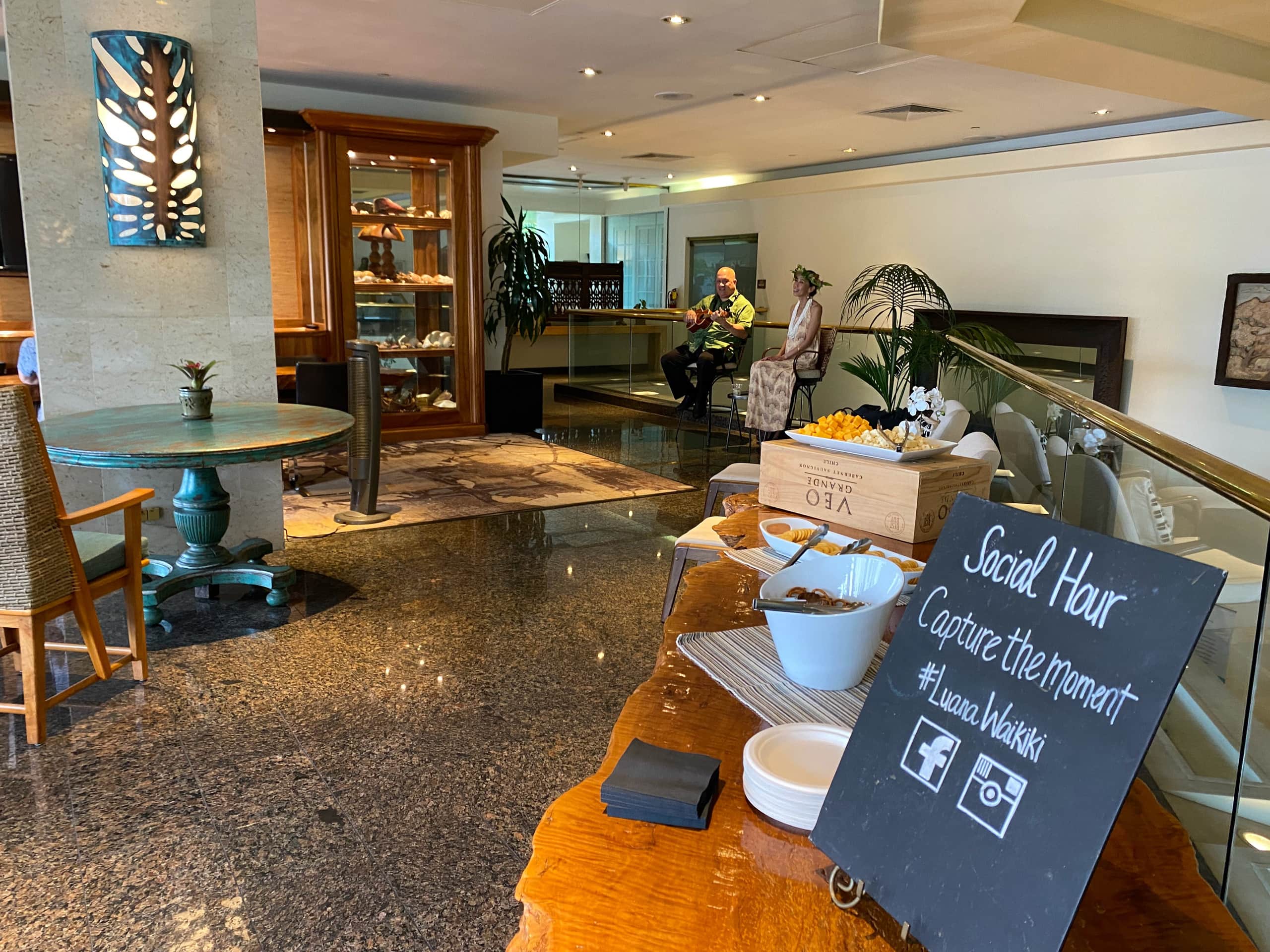 Luana Waikiki Hotel - Studio with Ocean View - Photo 24