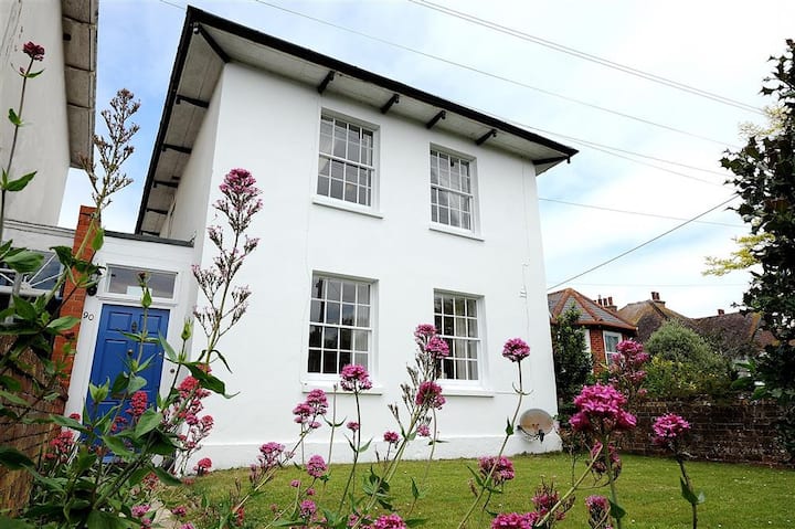 The White House - Bridport