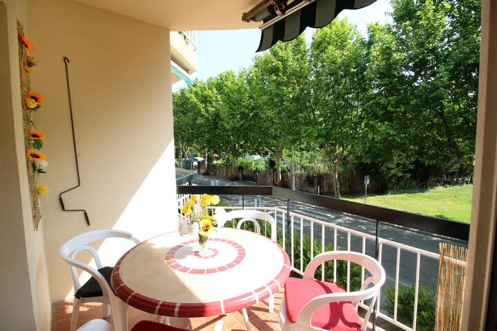 europa 15 – downtown apartment in llançà with 2 be