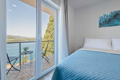 Apartments Malalu - One Bedroom Apartment with Balcony and Sea View (4+2) A1