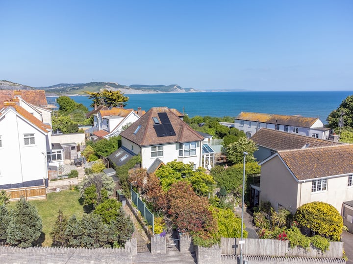 Hove To - Lyme Regis