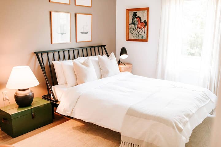 Upstairs Guest Bedroom With Queen Bed