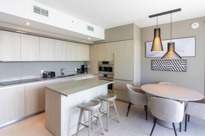 2020 Condo@NewHyde 3BR Great View! +26th Floor! gallery image 2