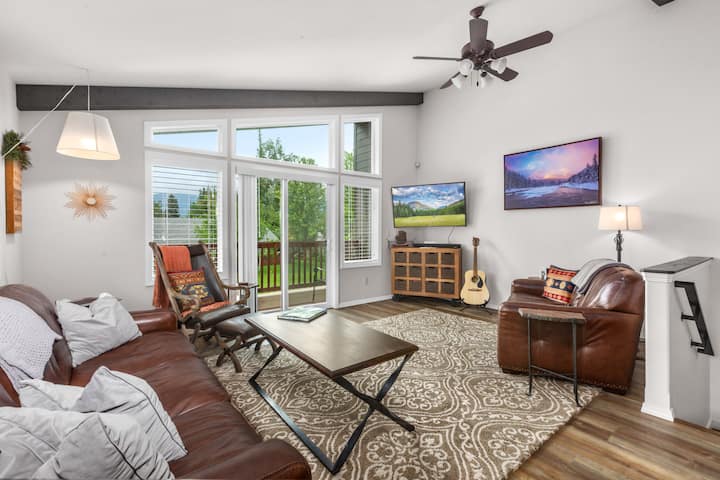 Immaculate 3 Bedroom With Hot Tub , Ac , Close To Golf Course , Whitefish Lake , Whitefish Trails! - Whitefish, MT