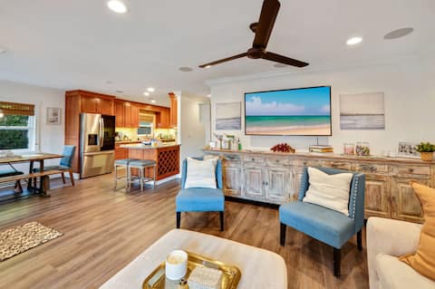 Top Airbnb: Cute Home 7 Blocks To Beach, XBOX, Bikes, Pets in Huntington Beach