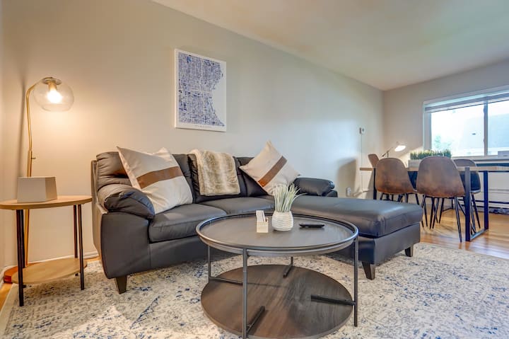 Free Parking With Private Entrance - Close To Med - Milwaukee, WI