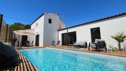 Villa for 8 people with swimming pool