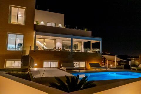 Villa Palm Beach · 5 Rooms · Sea view & priv pool
