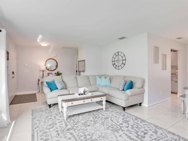 3bd 1-acre Oasis: Private Pool Estate Near Beaches - Bonita Springs
