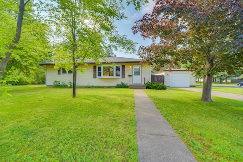 Sunny Cloquet Home - 2 Mi to St. Louis River!