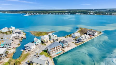 Gorgeous Beach Home! Private pool & fishing deck!