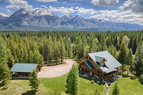 Luxury Home with Mtn Views!