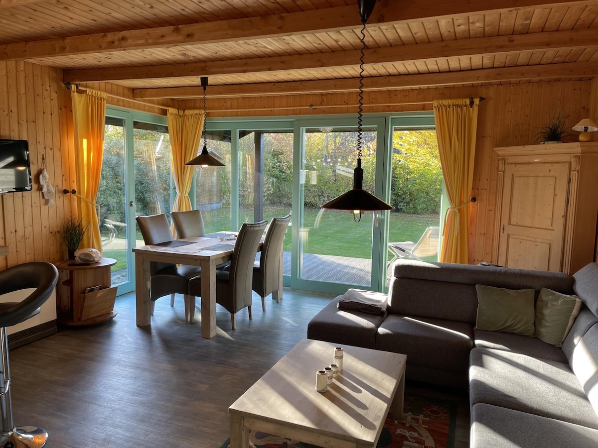 Popular Airbnb listing: Windrose Blockhouse in Damp