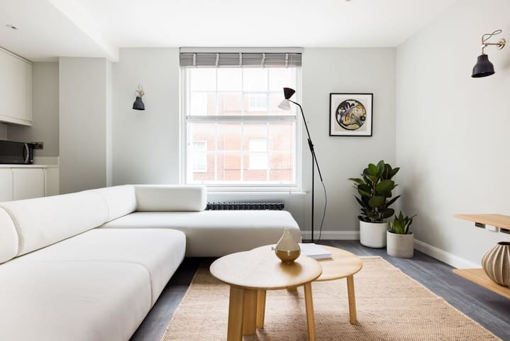 Leicester Sq 2BR – Netflix & Nespresso