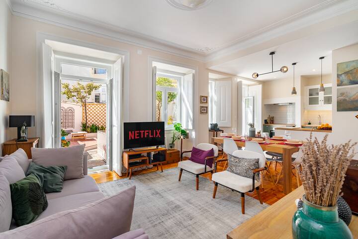 Lisbon Design Flat, Luxury, 7 People, Pool Garden gallery image 2