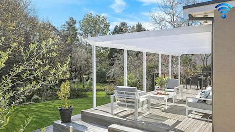 Windermere – stunning and garden setting