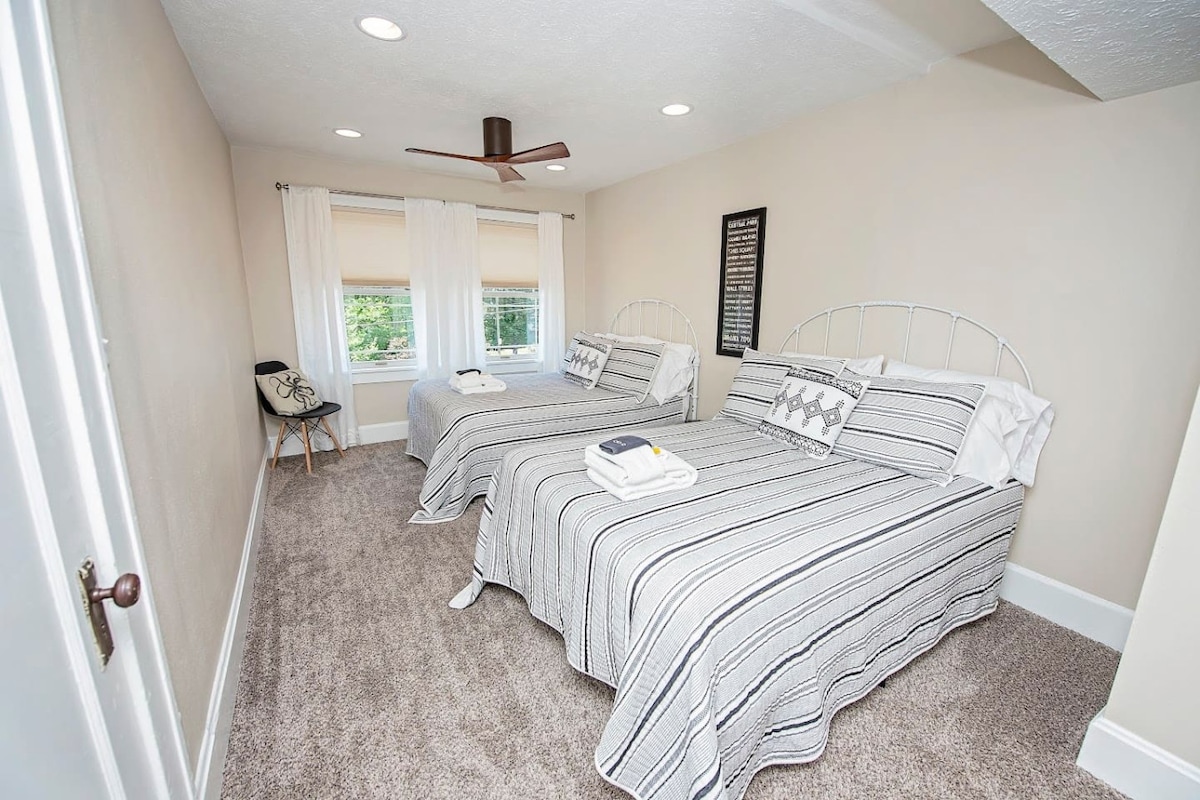 Spacious Cherry St House in Springfield - Houses for Rent in Springfield,  Missouri, United States - Airbnb, image size:1200x800