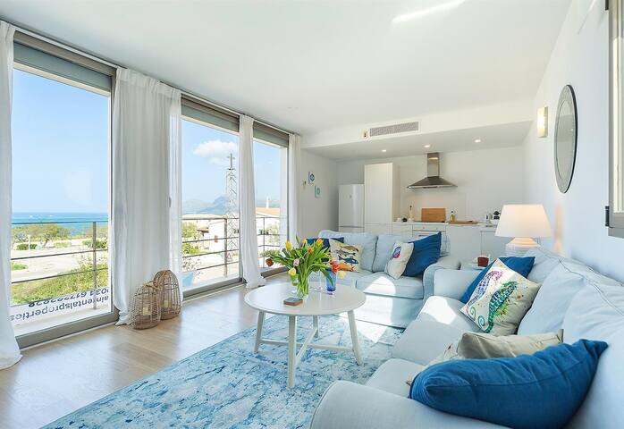 Sea View House with terrace gallery image 4