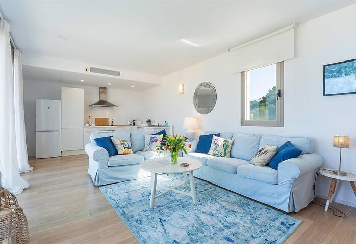 Sea View House with terrace gallery image 5