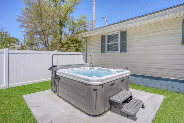 Country Clubhouse | Hot Tub, Dog Friendly, Yard