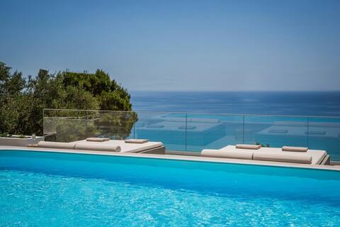 Lourdas White  Villa