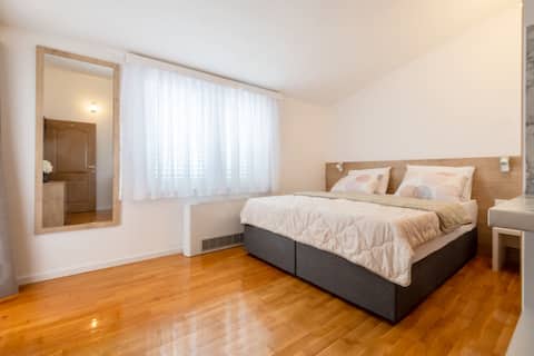 Apartments Knežević - Studio Apartment with Balcony and Sea View 28