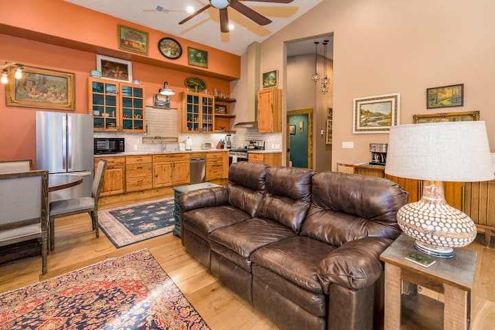 Queen Anna | Private Hot Tub, Walk To Midtown! - Ruidoso, NM